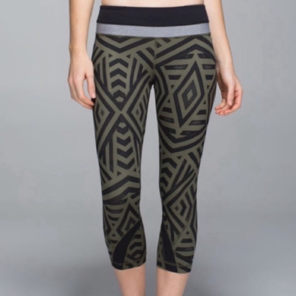 Lululemon Run Inspire Crop Leggings Women’s 6 Green Black Workout Running Gym